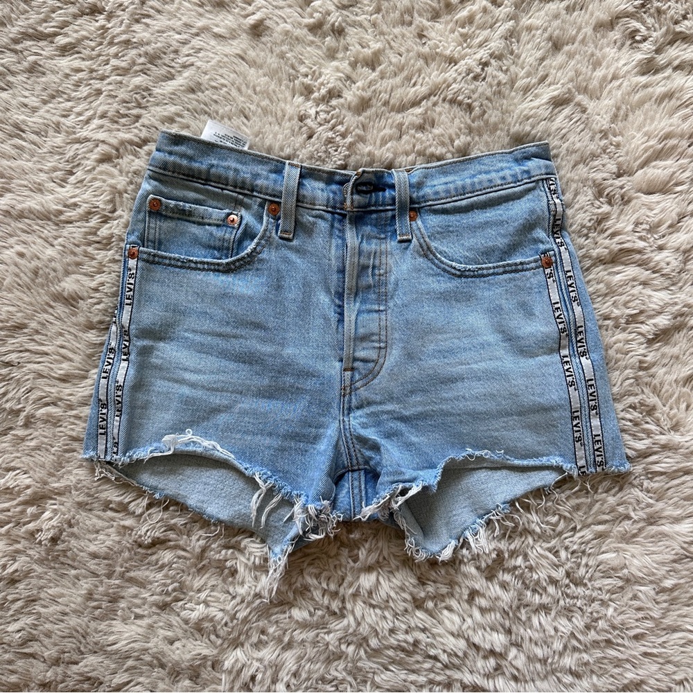 Levi Jean Shorts 501 - Size 26 High Waisted Light Wash